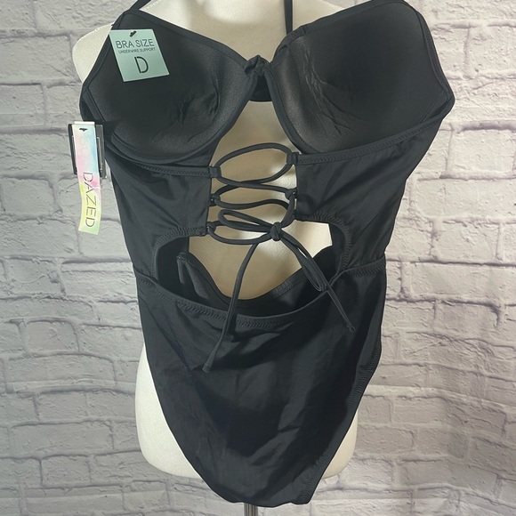 SUNDAZED  Women’s Willa Twist One-Piece Swimsuit Black Size 36D NWT Lace-Up Back - Picture 5 of 10